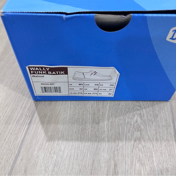 NIB Hey Dude Wally Funk Batik in Walnut mens size 9 - Picture 7 of 8